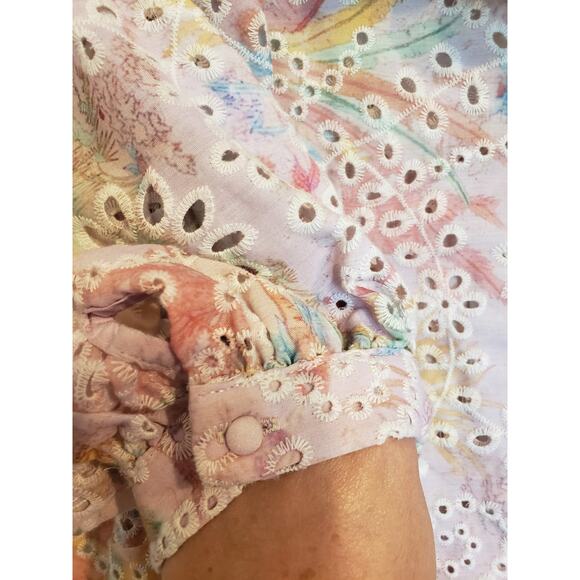 Umgee Pink Floral Eyelet Button Up Blouse Short Sleeve Puff Sleeve Small - Picture 5 of 7